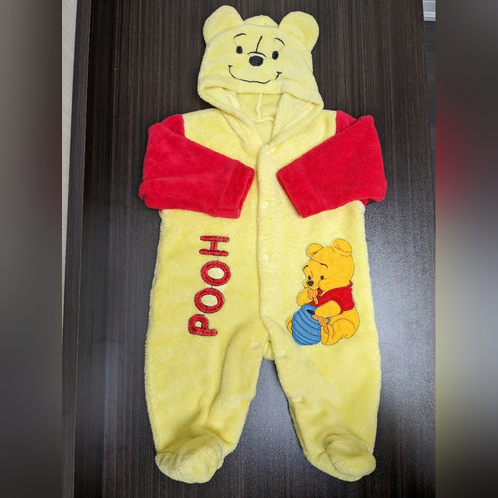 Winnie the Pooh baby pajamas 0-3 months